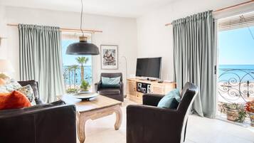 Een dvd-speler en een stereo