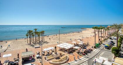 Holiday Home 'Casa Amarilla Del Mar P3y4' with Sea View, Wi-Fi and Air Conditioning