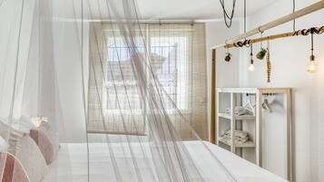 1 dormitorio, tabla de planchar con plancha, wifi gratis y ropa de cama