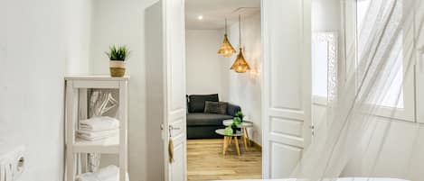 2 Schlafzimmer, BĂŒgeleisen/BĂŒgelbrett, kostenloses WLAN, BettwĂ€sche