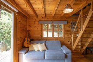 TV - Chalet 'Villa A Croce' with Private Pool, Private Terrace and Wi-Fi (Alata)