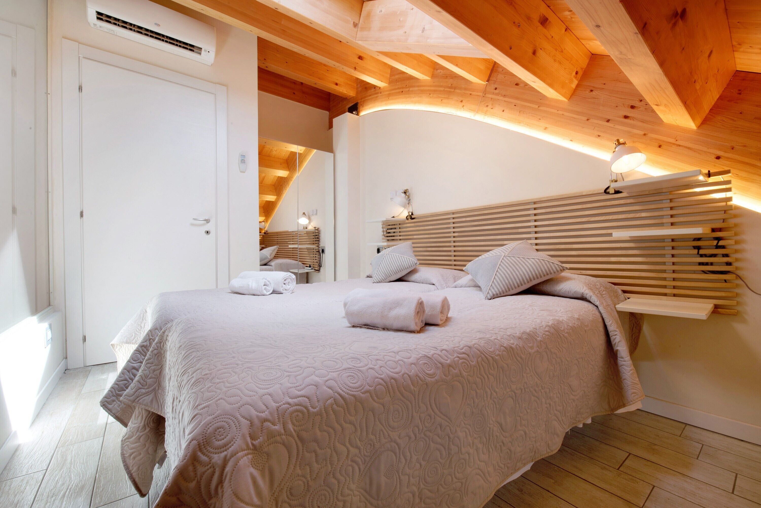 2 多间卧室、免费 WiFi、床单、轮椅无障碍