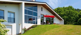 Holiday Home 'Espace, Luxe, Calme Et Nature' with Mountain View and Air Conditioning