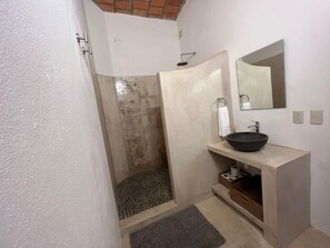 Shower, towels, soap, shampoo - Beautiful 2 Bedrooms, A/C, WiFi Street level in San Pancho (San Francisco)