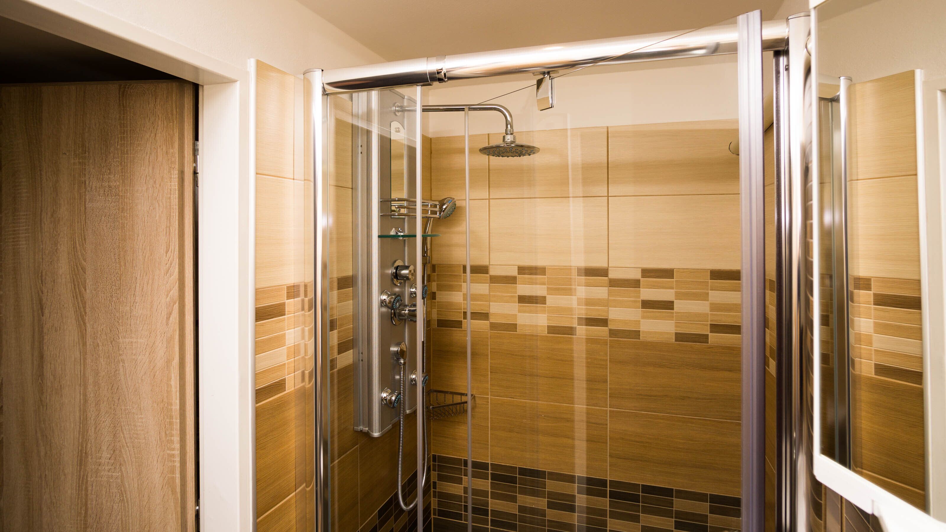 Comfort-Studio, Mehrere Betten | Badezimmer | Dusche, Haartrockner, Hausschuhe, Handtücher