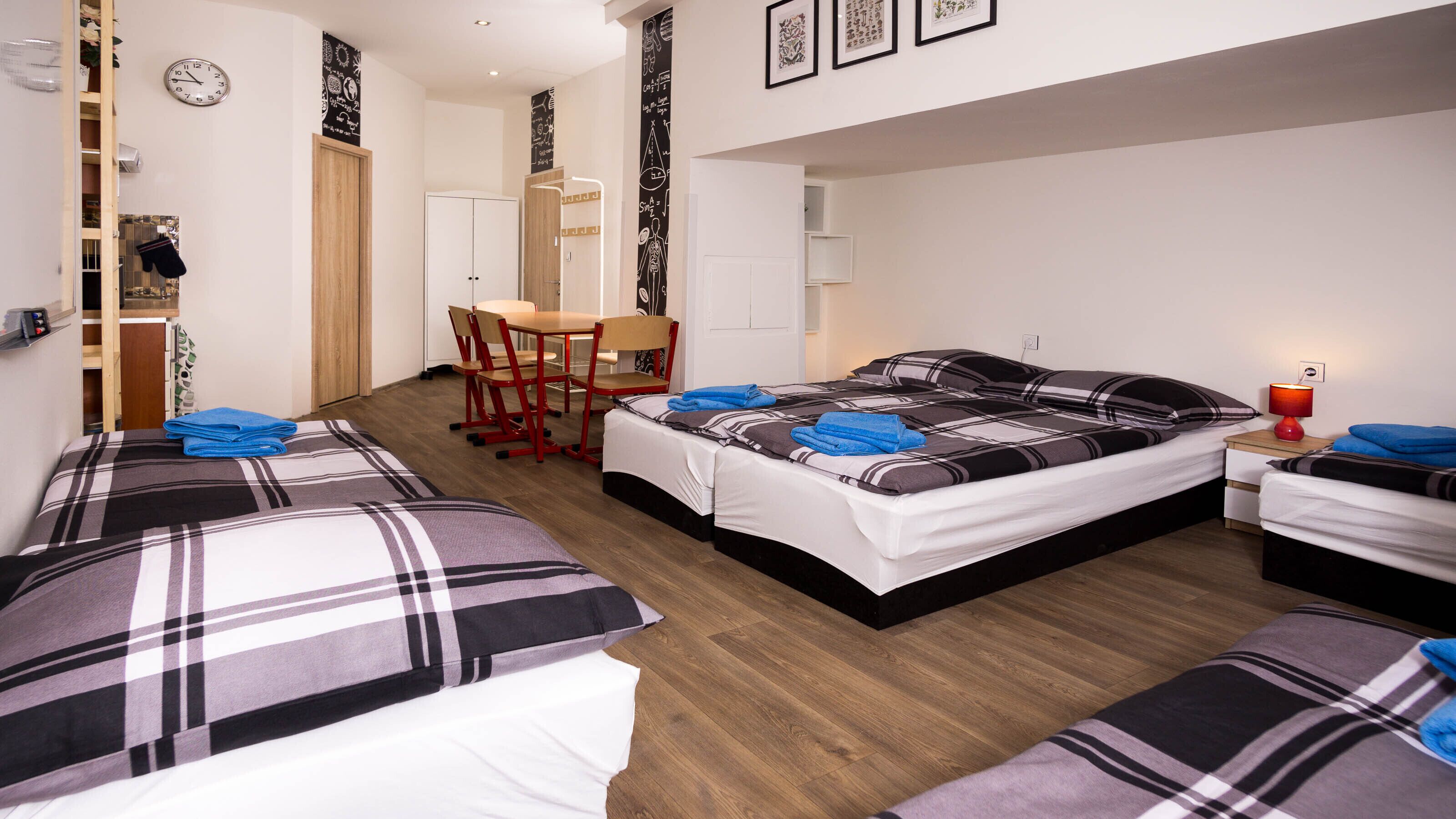 Comfort Studio, Multiple Beds | Desk, iron/ironing board, free WiFi