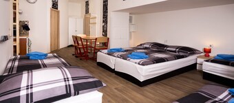 메트로 스톱 비세흐라드 근처 스쿨 아파트