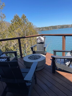 Property grounds - Coveshead. Dramatic waterfront designer cottage. (Harpswell)