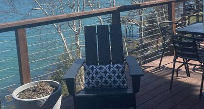 Coveshead. Dramatic waterfront designer cottage.