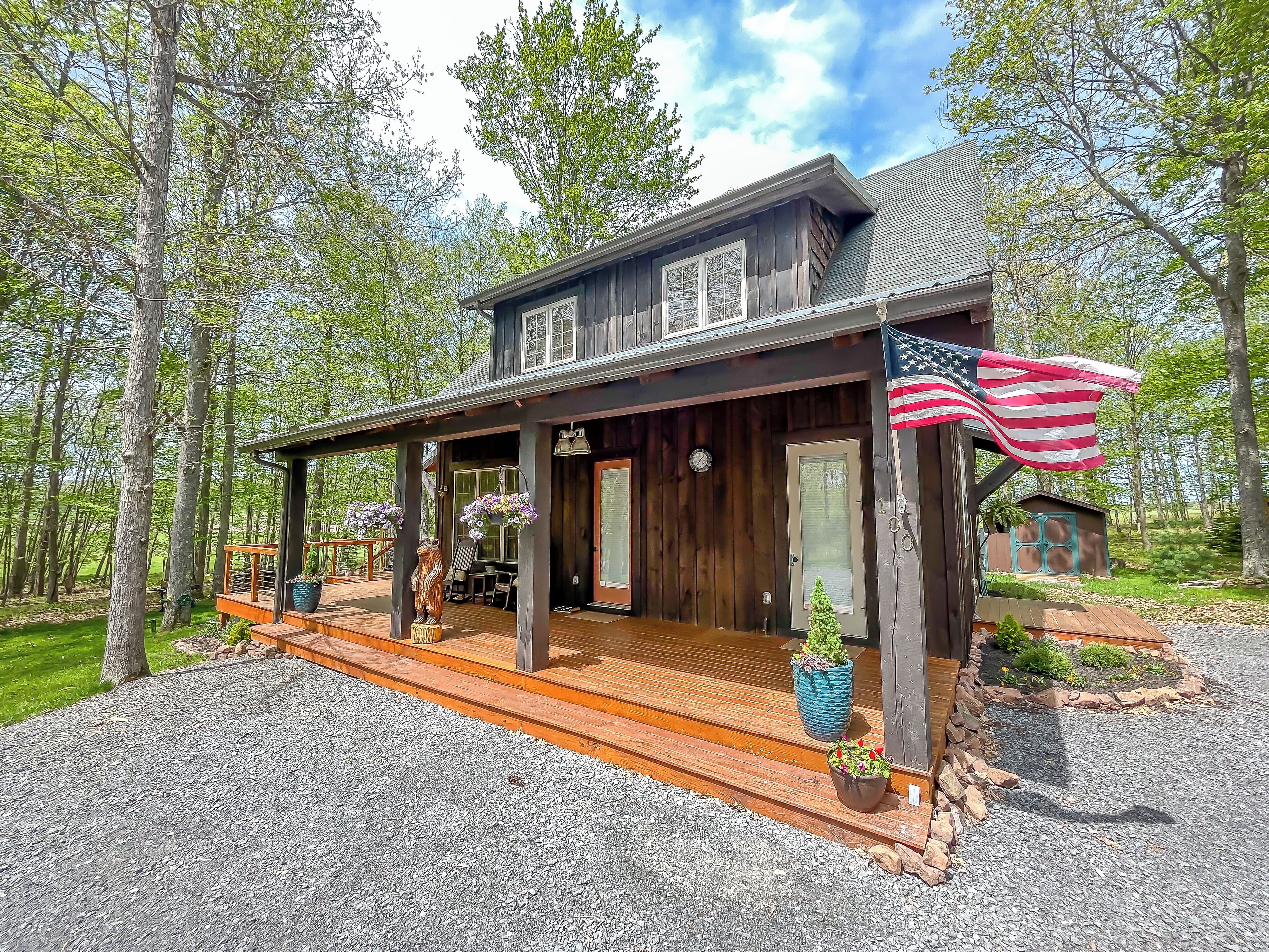 New Construction! Amazing Modern Cabin with Amenities Galore!
