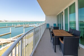 屋外ダイニングエリア