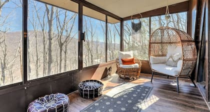 Modern rustic vibes & mountain views! - Cozy Days Hideaway