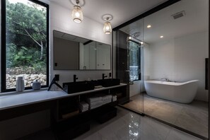 Premium Villa, 2 Bedrooms, Non Smoking, Sauna | Bathroom amenities | Combined shower/tub, deep soaking tub, designer toiletries, hair dryer - CLASS THE FIRST (Miyakojima)