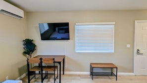 1 Schlafzimmer, Schreibtisch, Bügeleisen/Bügelbrett, kostenloses WLAN