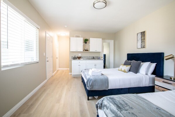 1 chambre, bureau, fer et planche à repasser, Wi-Fi gratuit