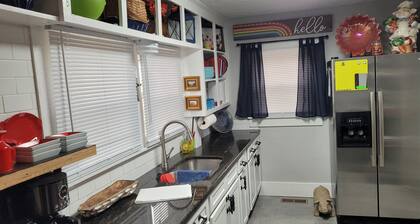 IDA'S COTTAGE...
Close to caves and lakes.
Beautiful decor...
Simply the best!