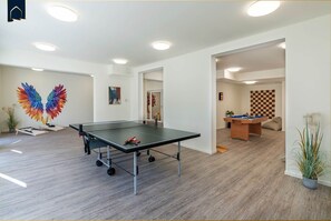 Unclassified image, 3 of 48, button