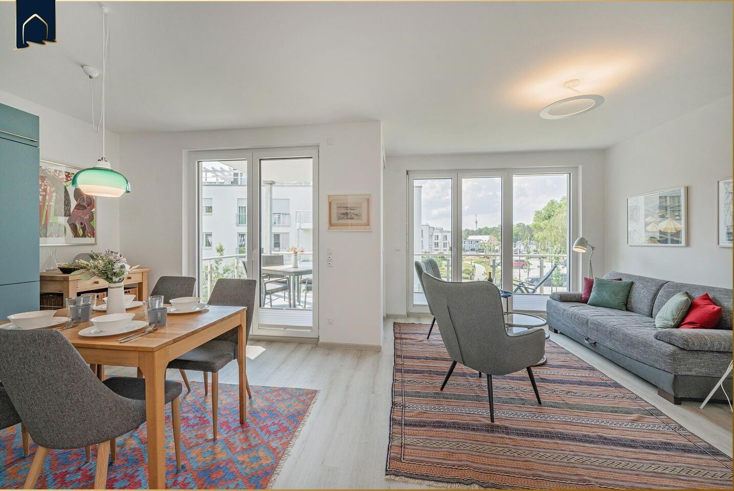 Fernseher, Tischtennisplatte, Stereoanlage