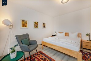 Unclassified image, 2 of 48, button