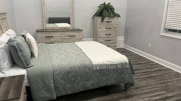 7 slaapkamers, een strijkplank/strijkijzer, wifi, beddengoed