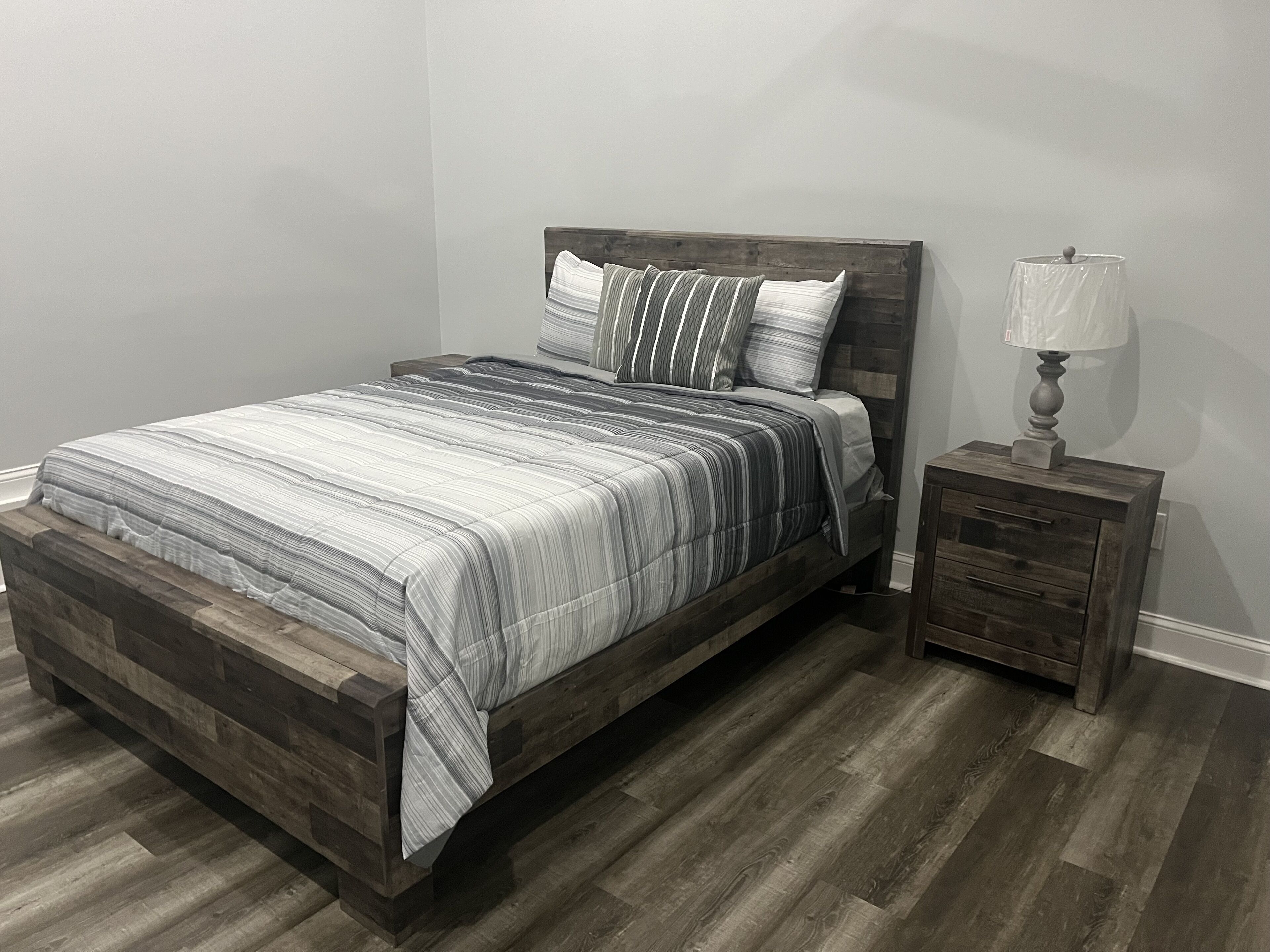 7 bedrooms, iron/ironing board, WiFi, bed sheets