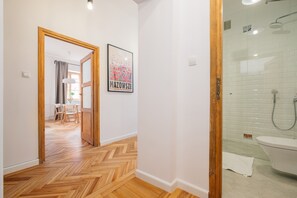 Shower, hair dryer, towels - Old Town Market Place Apartment (Warszawa)