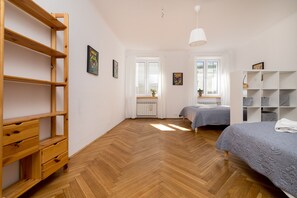 2 slaapkamers, een strijkplank/strijkijzer, wifi, beddengoed