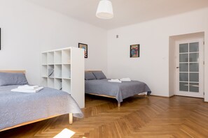 2 chambres, fer et planche à repasser, Wi-Fi, draps fournis