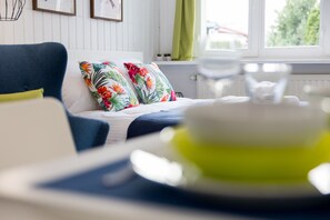 Iron/ironing board, WiFi, bed sheets