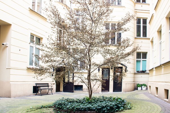 Unclassified image, 1 of 27, button