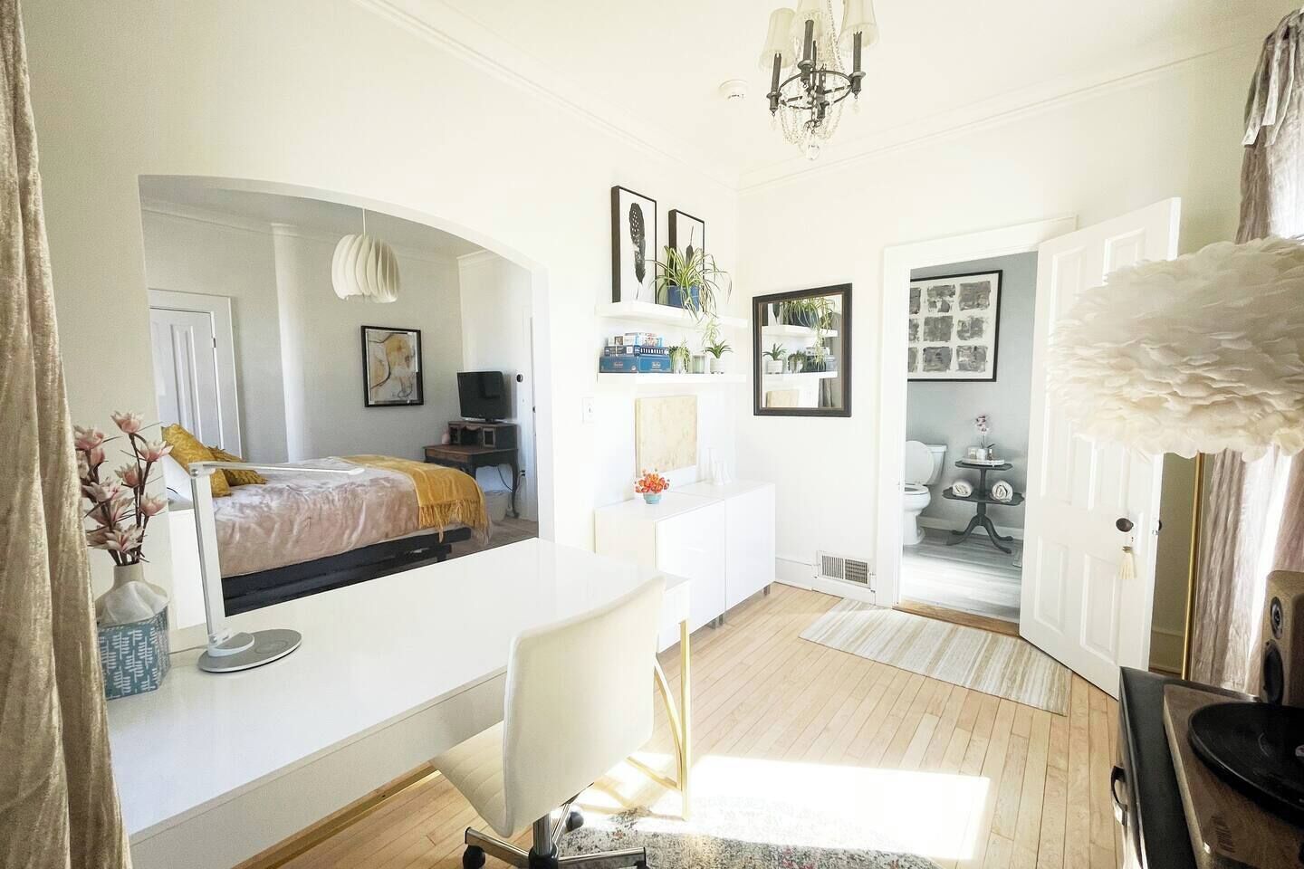 1 bedroom, desk, iron/ironing board, WiFi