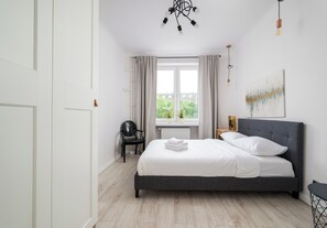 2 bedrooms, iron/ironing board, WiFi, bed sheets - Stara Ochota Vogue Apartment (Warszawa)