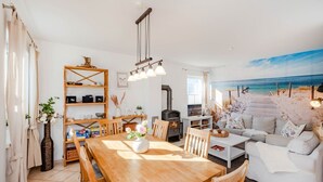 Dining - DHH Golfblick - Ruhig Gelegene Dhh,150 m vom Wolgastsee, für Max. 6 Personen, mit Kamin und Wlan (Korswandt)