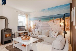TV, fireplace, stereo