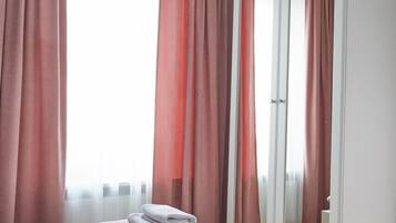 1 bedroom, iron/ironing board, WiFi, bed sheets