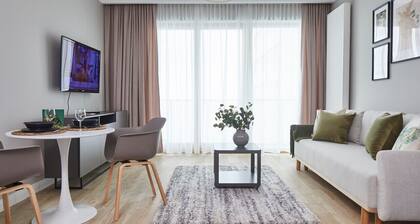 Metro Imielin 9th Floor Apartment