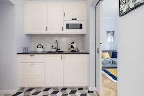 Fridge, microwave, stovetop, dishwasher - Metro Politechnika Cosy Apartment (Warszawa)