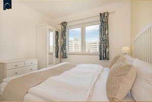 Unclassified image, 4 of 42, button