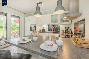 Imagen sin descripción, 3 de 42, botón