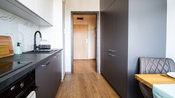 Refrigerador, horno, parrilla de estufa y lavavajillas