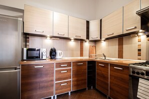 Fridge, microwave, oven, stovetop