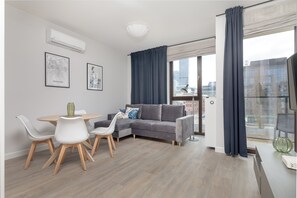 TV - Warsaw Spire Stylish Apartment (Warszawa)