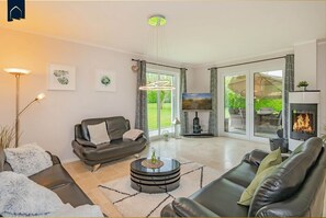 Unclassified image, 4 of 43, button