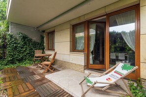 Outdoor dining - Metro Pole Mokotowskie Cosy Apartment (Warszawa)