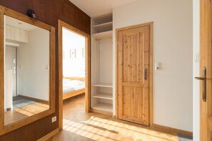 Interior - Piękna 2-Bedroom Apartment (Warszawa)