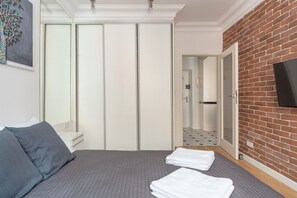 1 chambre, fer et planche à repasser, Wi-Fi, literie fournie