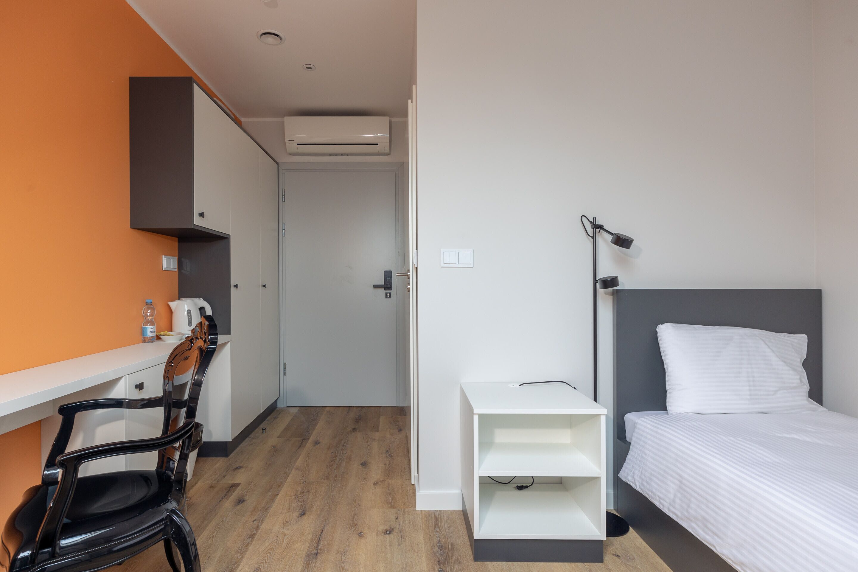 WiFi、ベッドシーツ