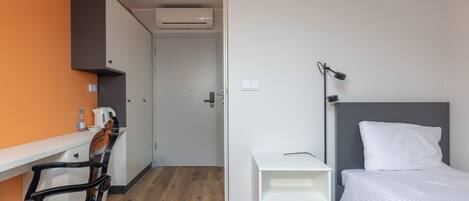 WiFi、ベッドシーツ