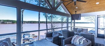 Lake Oconee lake front with pool