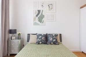 1 chambre, fer et planche à repasser, Wi-Fi, literie fournie
